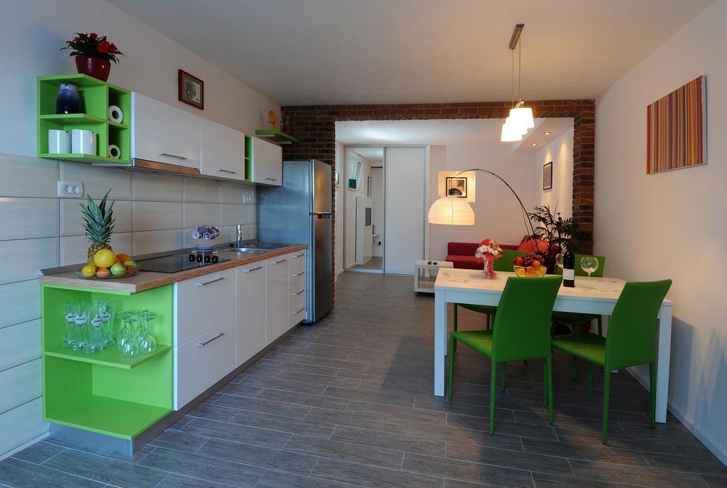 Apartment Outlet Split Phòng bức ảnh